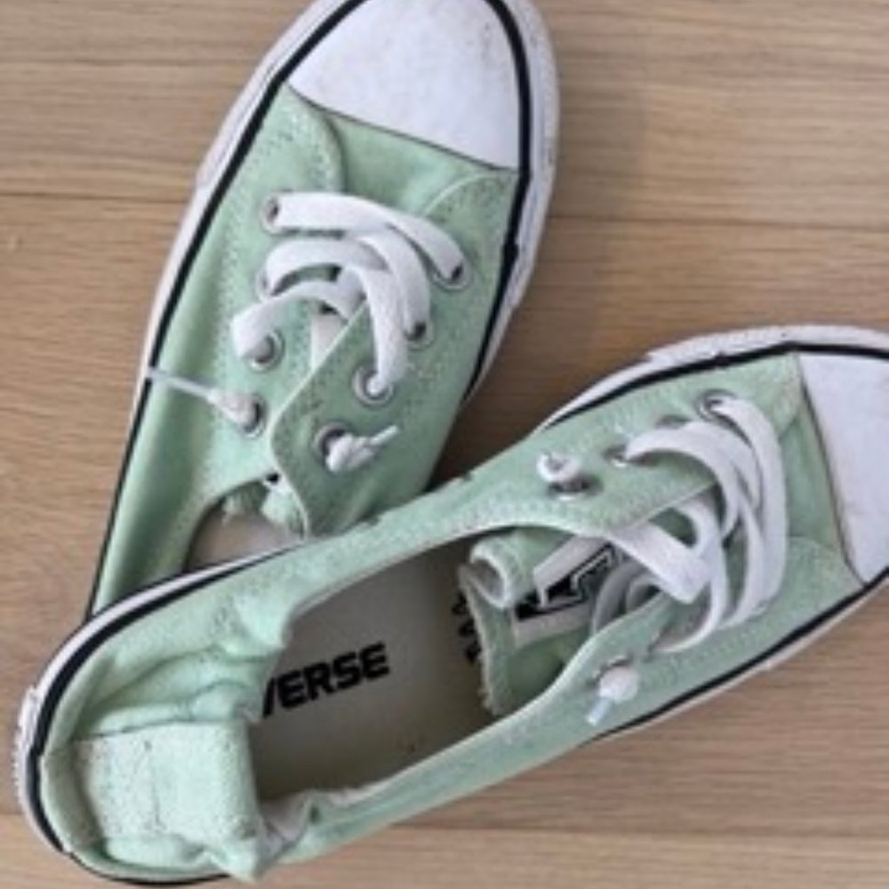 Converse Chuck All Star Slip on sneaker women's size 6
